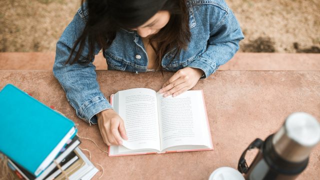 4 Rekomendasi Cerpen Karya Penulis Indonesia