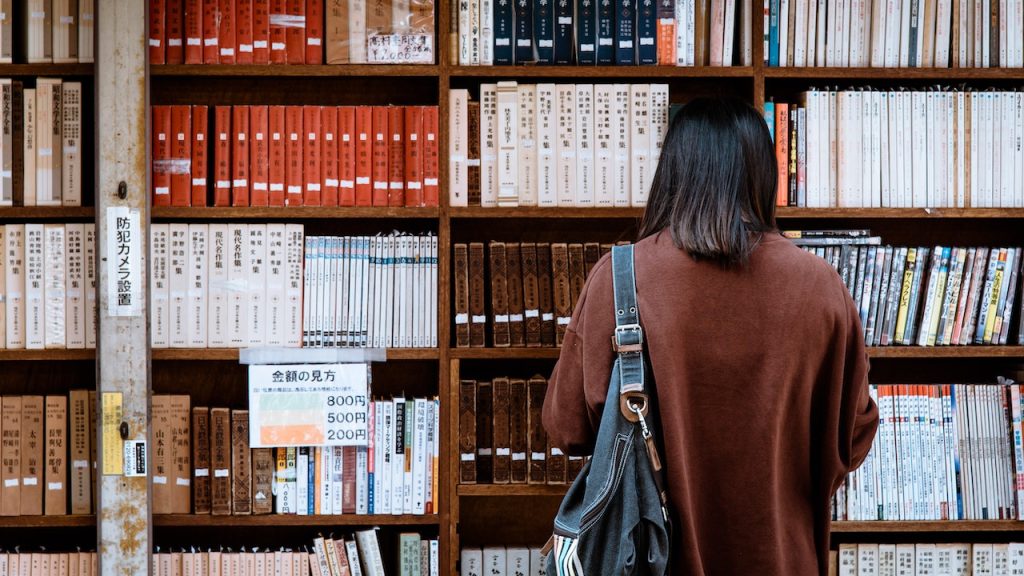 Perbedaan Skripsi dan Buku yang Perlu Kamu Tahu Sebelum Mengkonversi Skripsi Menjadi Buku