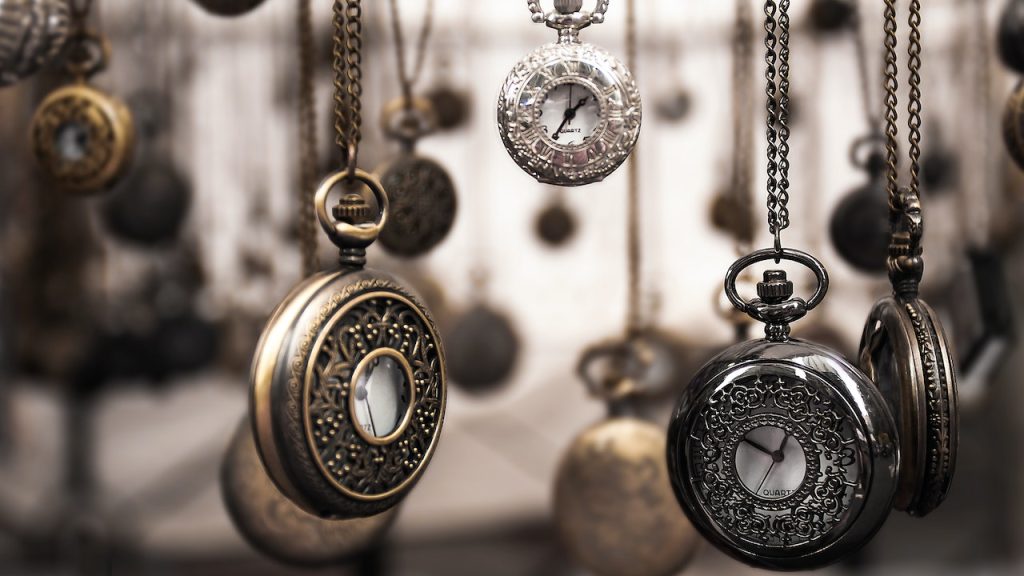 7 Cara Membuat Cerpen Time Traveler yang Memikat