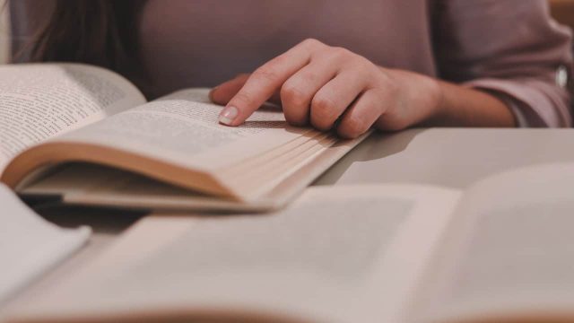 6 Cara Mudah untuk Meningkatkan Konsentrasi Membaca Buku