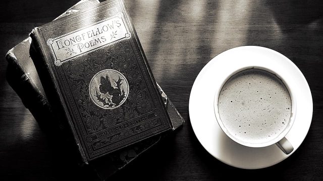 Mengenal Puisi Naratif: Unsur, Jenis, dan Contohnya