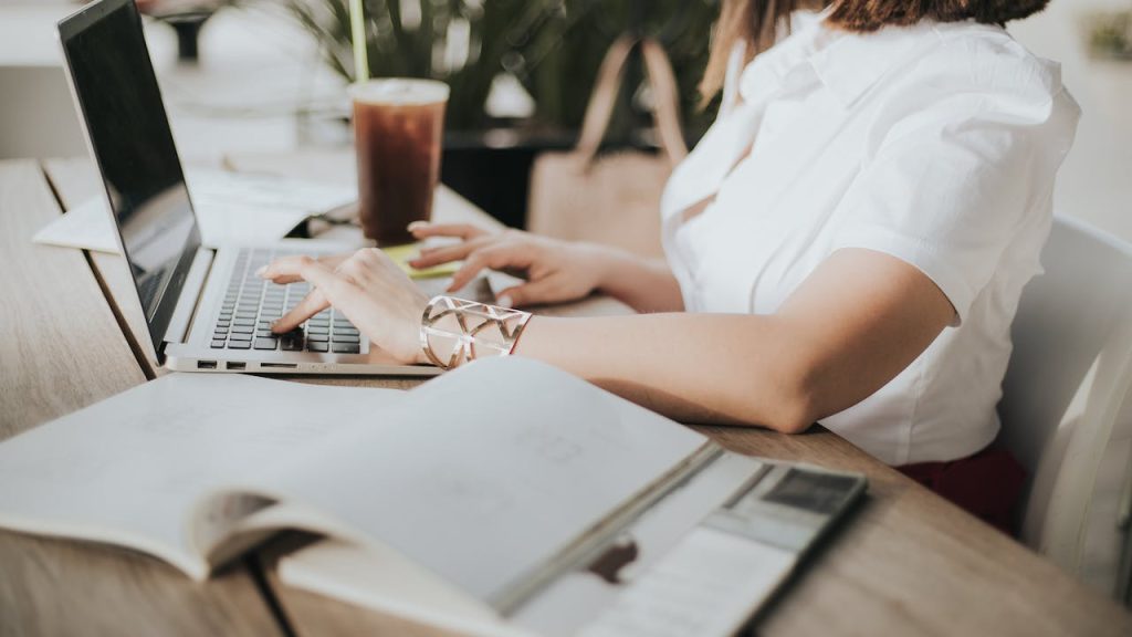 6 Tips Membuat Kisah Pertemuan dari Kehidupan Nyata