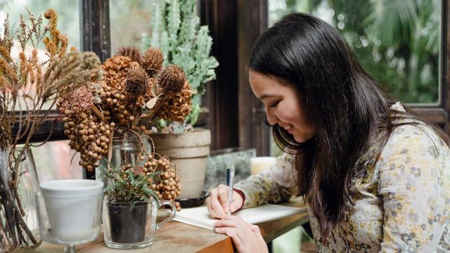 11 Tips Membuat Latar Cerpen Agar Lebih Hidup Saat Dibaca
