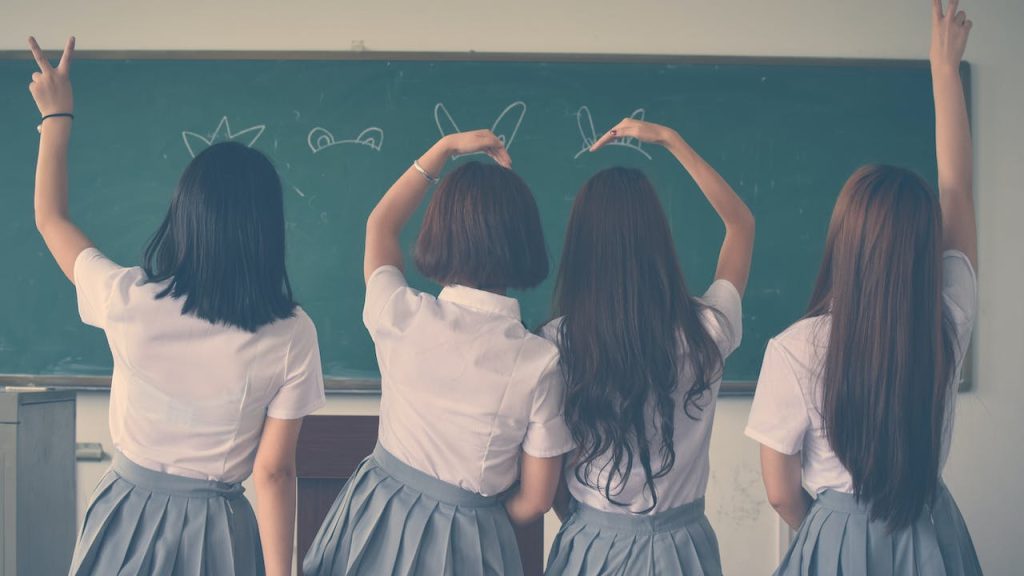 5 Tips Membuat Buku Tahunan Sekolah yang Perlu Kamu Catat!