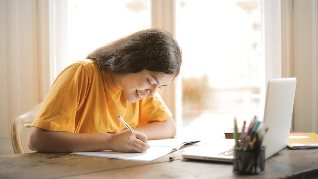 5 Cara Menggali Potensi Menulis demi Impian Menjadi Penulis