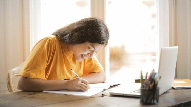 5 Cara Menggali Potensi Menulis demi Impian Menjadi Penulis