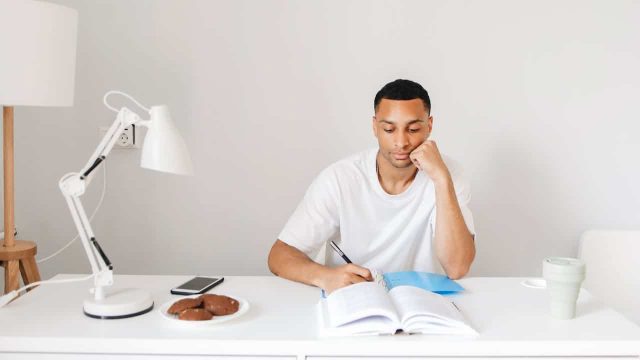 3 Strategi pada Saat Membaca Buku agar Ilmu Lebih Mudah Dipahami