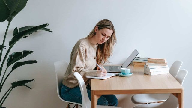 7 Tips Menulis Bab Pertama Novel agar Pembaca Terpikat