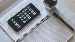 10 Alat dan Aplikasi Terbaik untuk Menulis Quotes
