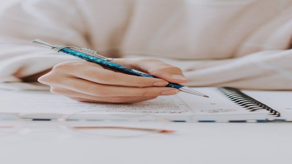 4 Cara Membuat Judul Cerpen untuk Lomba, Begini Caranya!
