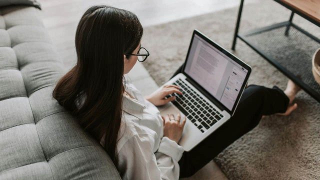 Tips Menang di Event Menulis Puisi, Kamu Pasti Bisa!