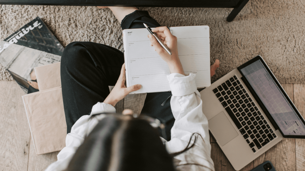 7 Strategi Memenangkan Lomba Menulis Quotes