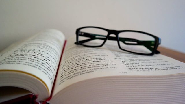 5 Tips Menggunakan Sudut Pandang Orang Pertama dalam Cerpen