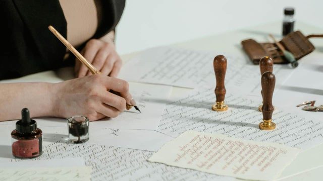 Pengertian Naskah dan Jenis-Jenisnya yang Perlu Penulis Ketahui