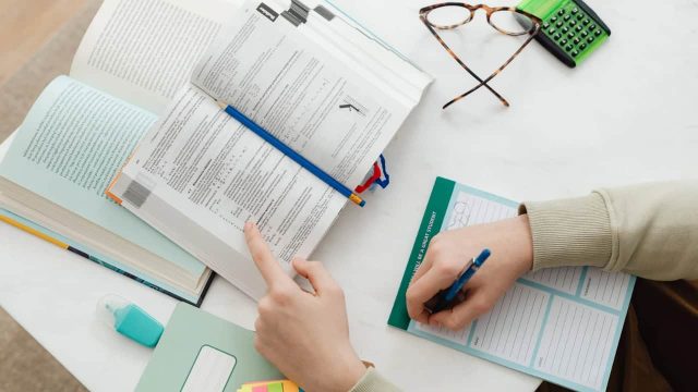 Cara Mencari Daftar Pustaka untuk Menyusun Karya Ilmiah