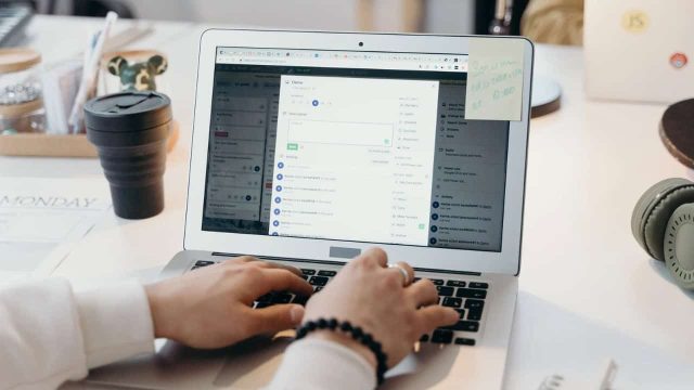 Cara Mengirim Tugas Lewat Email yang Baik dan Benar agar Diterima Dosen