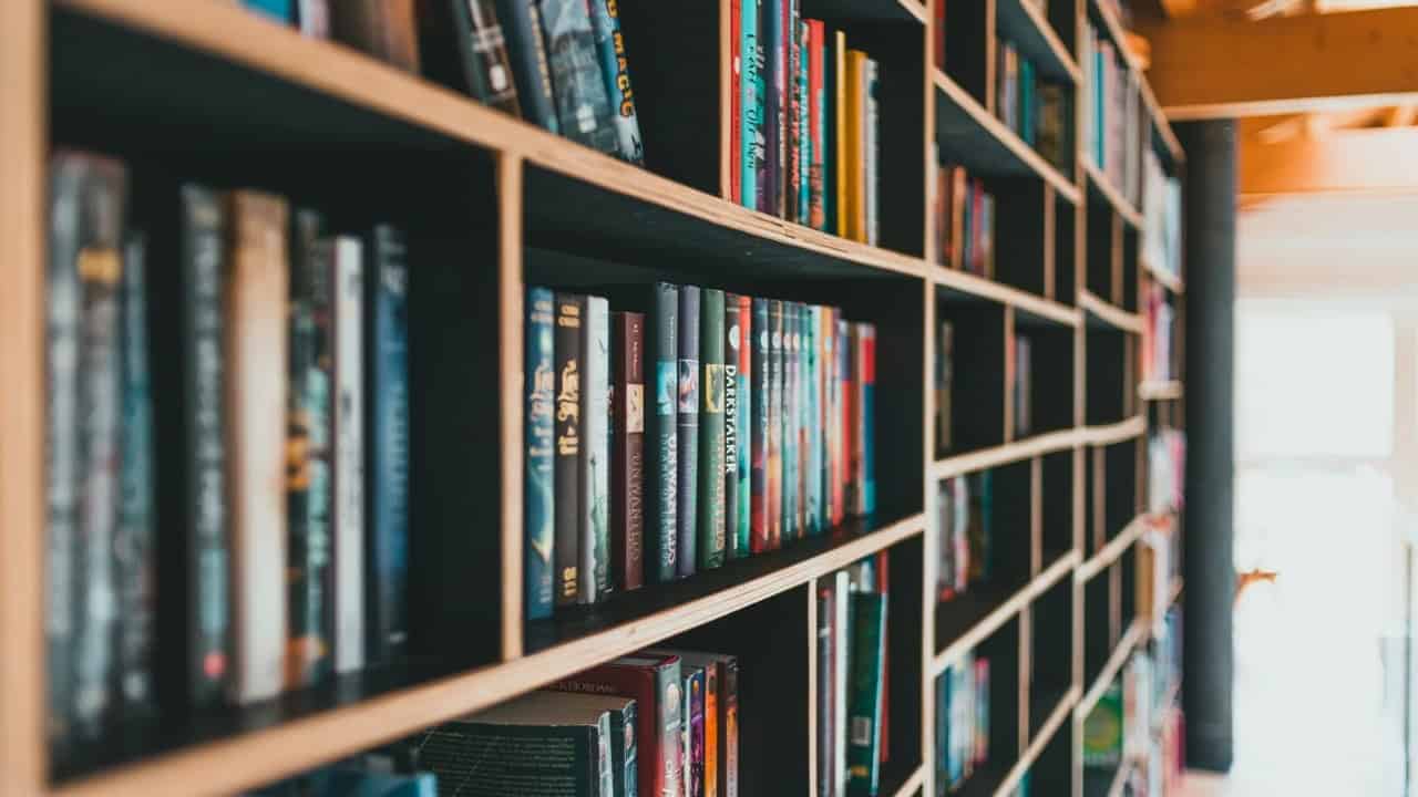 10 Kesalahan Umum dalam Promosi Buku yang Perlu Dihindari Penulis Beserta Solusinya