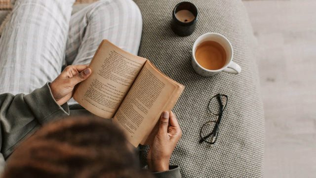 9 Alasan Kenapa Penulis Harus Banyak Membaca