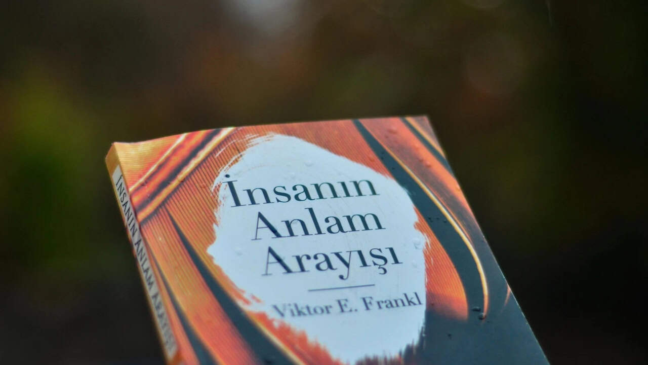 7 Tips Mendesain Cover Buku agar Terlihat Menarik dan Profesional