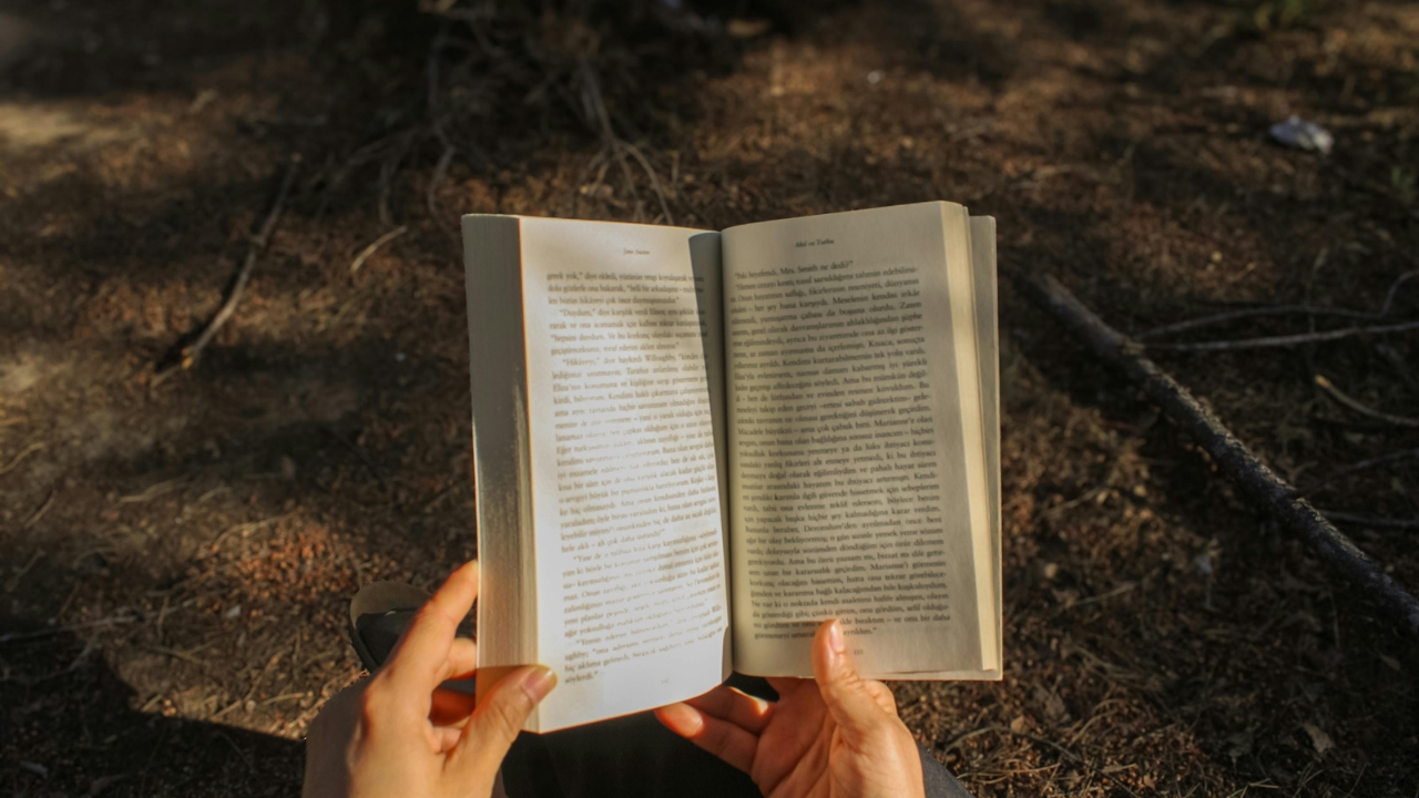 Mengenal 14 Jenis Karakter Tokoh dalam Novel yang Perlu Penulis Pahami