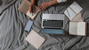 9 Jenis Profesi Penulis di Era Digital yang Paling Banyak Dicari Perusahaan
