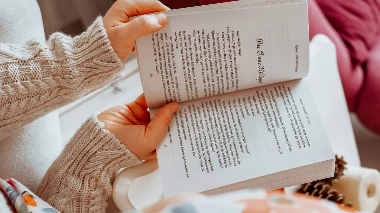 Apa Perbedaan Buku Fiksi dan Nonfiksi? Yuk, Pelajari di Sini!